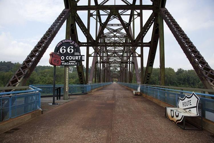 Chain of Rocks Bridge (Madison, Illinois) (copy)
